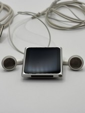 Apple iPod nano 6. Generation Silber (8GB) Clip-MP3 Player /schöner Zustand
