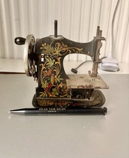 Antieke Miniatuur Naaimachine - Made in Germany