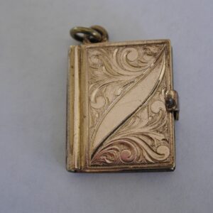 ANTIQUE VICTORIAN GOLD FILLED ROLLED BOOK LOCKET PENDANT PICTURE PHOTO CHARM