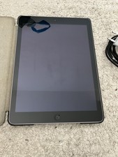 Apple iPad Air 1 32GB-Inclusief oplader en hoes 1 Apple iPad Air 1 32GB-Inclusief oplader en hoes