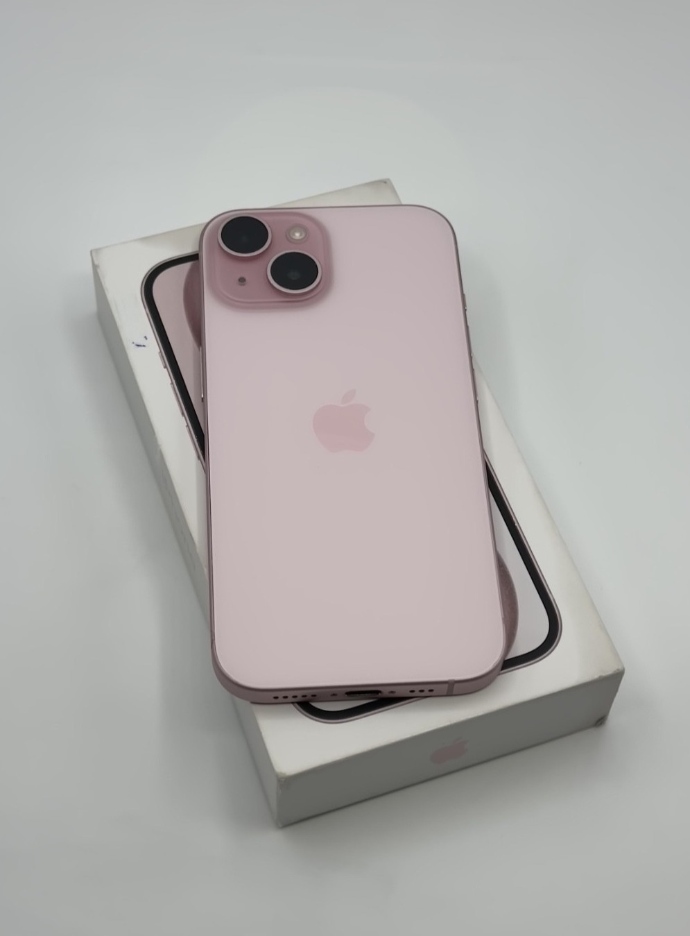 Apple iPhone 15 - 256GB - Rosa (Ohne Simlock) - Top Zustand 1 Apple iPhone 15 - 256GB - Rosa (Ohne Simlock) - Top Zustand