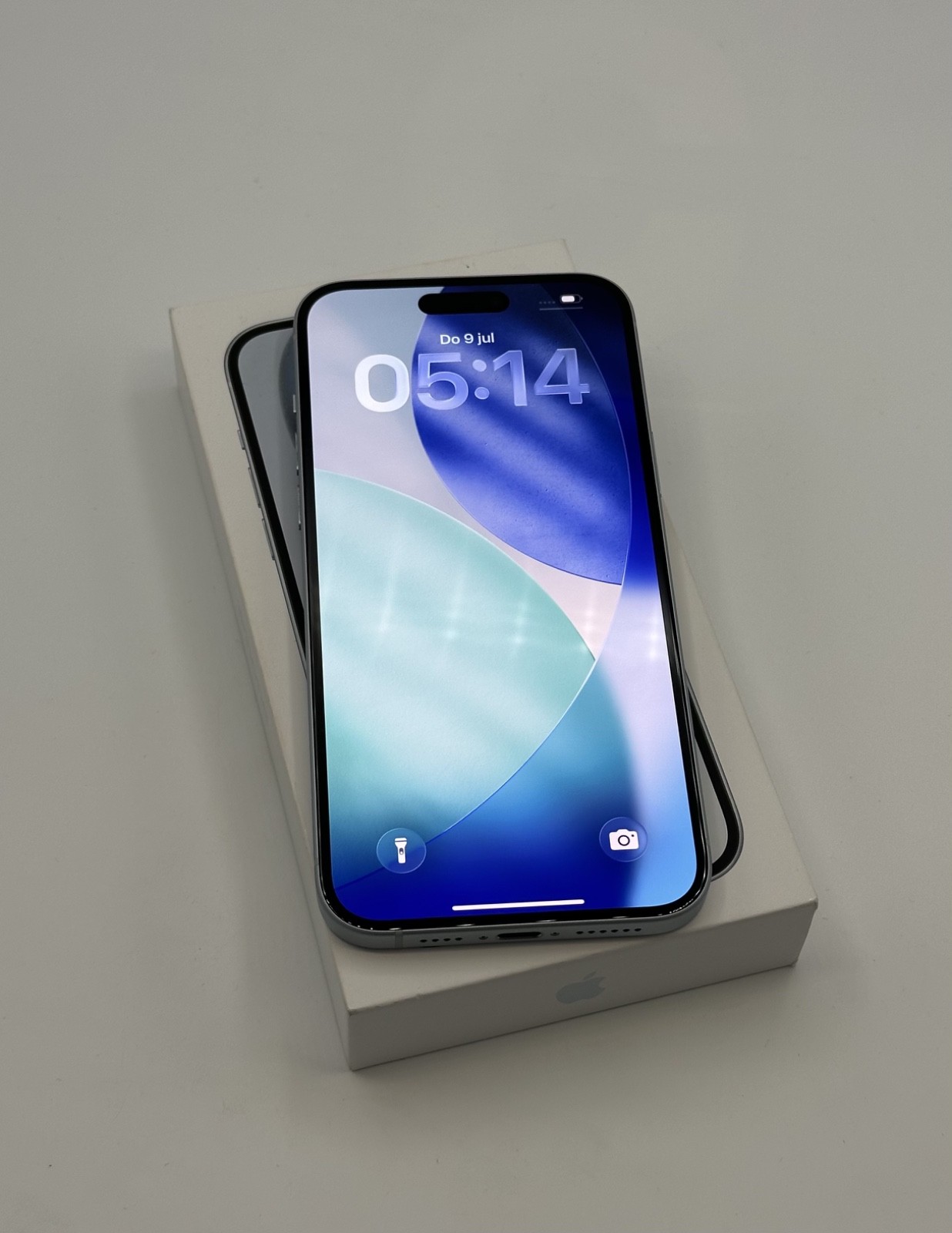 Apple iPhone 15 Plus - 128GB - Blau (Ohne Simlock) - Exzellent 2 Apple iPhone 15 Plus - 128GB - Blau (Ohne Simlock) - Exzellent