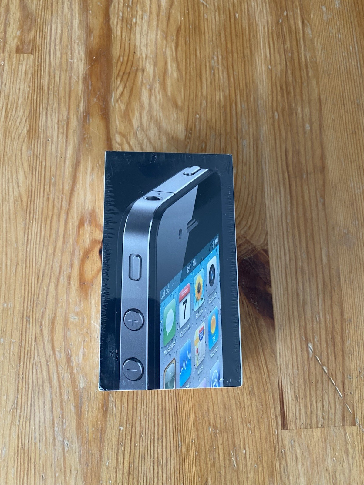 Apple iPhone 4 16GB Factory Sealed DEMO Unit – Ultra Rare – Collector’s Item 1 Apple iPhone 4 16GB Factory Sealed DEMO Unit – Ultra Rare – Collector’s Item