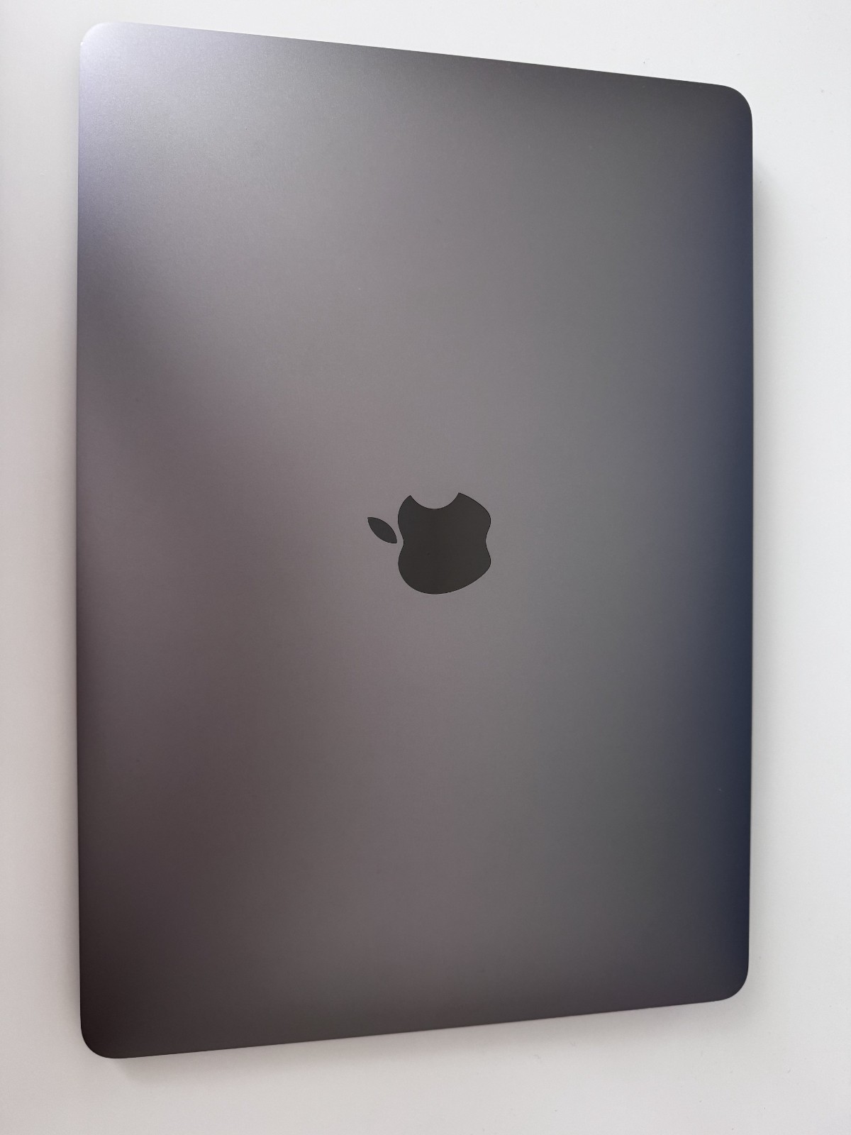 Apple MacBook Air 13.3" (256GB SSD i3 10th Gen. 3.20 GHz 8GB) Early 2020 1 Apple MacBook Air 13.3" (256GB SSD i3 10th Gen. 3.20 GHz 8GB) Early 2020