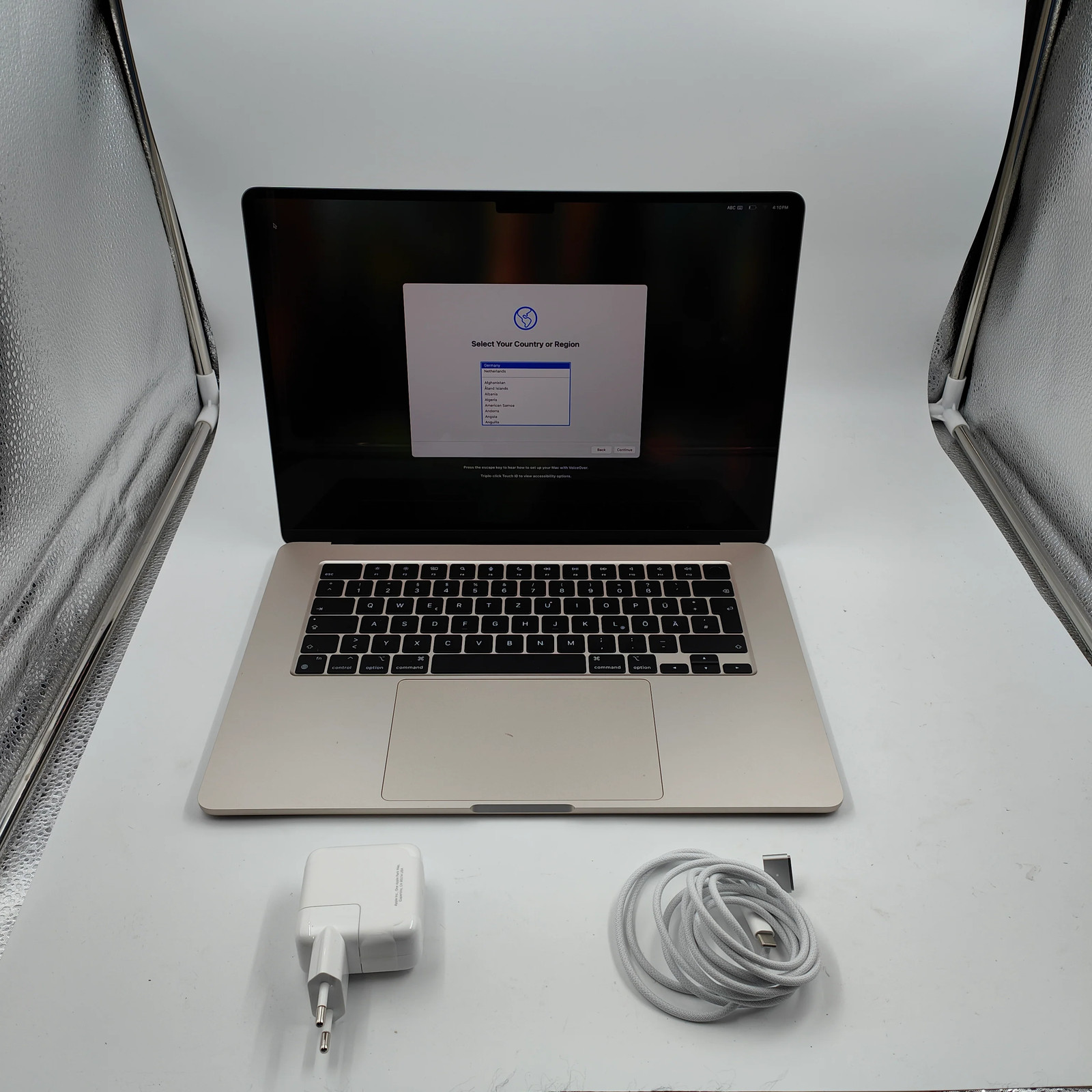 Apple MacBook Air 15" (2024) M3 (8/10) 8 GB/256 GB Starlight QWERTZ | Laptops 3 Apple MacBook Air 15" (2024) M3 (8/10) 8 GB/256 GB Starlight QWERTZ | Laptops