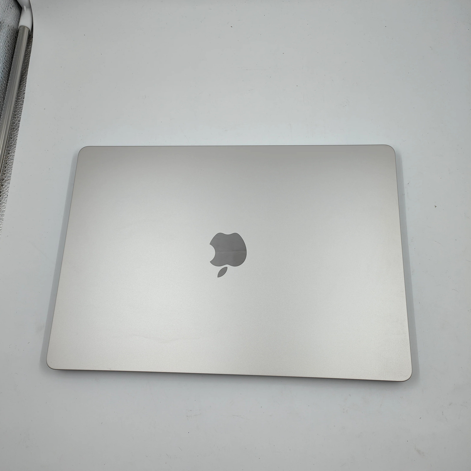Apple MacBook Air 15" (2024) M3 (8/10) 8 GB/256 GB Starlight QWERTZ | Laptops 6 Apple MacBook Air 15" (2024) M3 (8/10) 8 GB/256 GB Starlight QWERTZ | Laptops