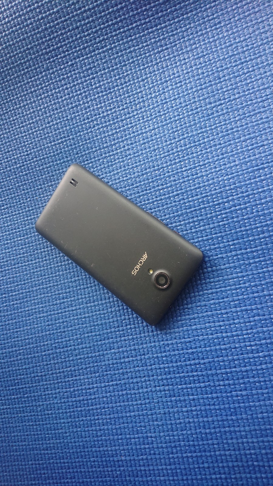 ARCHOS Titanium 45 - 4GB - Black Android Smartphone — Faulty no Battery. 10 ARCHOS Titanium 45 - 4GB - Black Android Smartphone — Faulty no Battery.