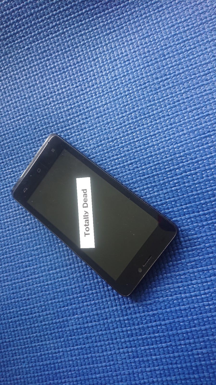 ARCHOS Titanium 45 - 4GB - Black Android Smartphone — Faulty no Battery. 2 ARCHOS Titanium 45 - 4GB - Black Android Smartphone — Faulty no Battery.