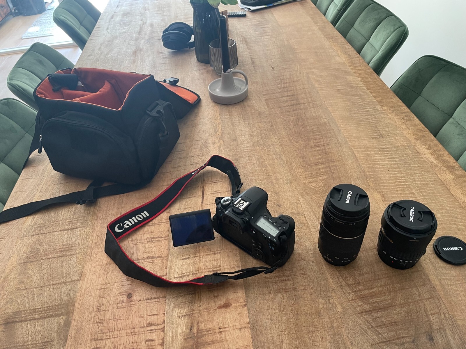 Black Camera Canon Eos 60D + Lenses + case. used, great condition. 8 Black Camera Canon Eos 60D + Lenses + case. used, great condition.