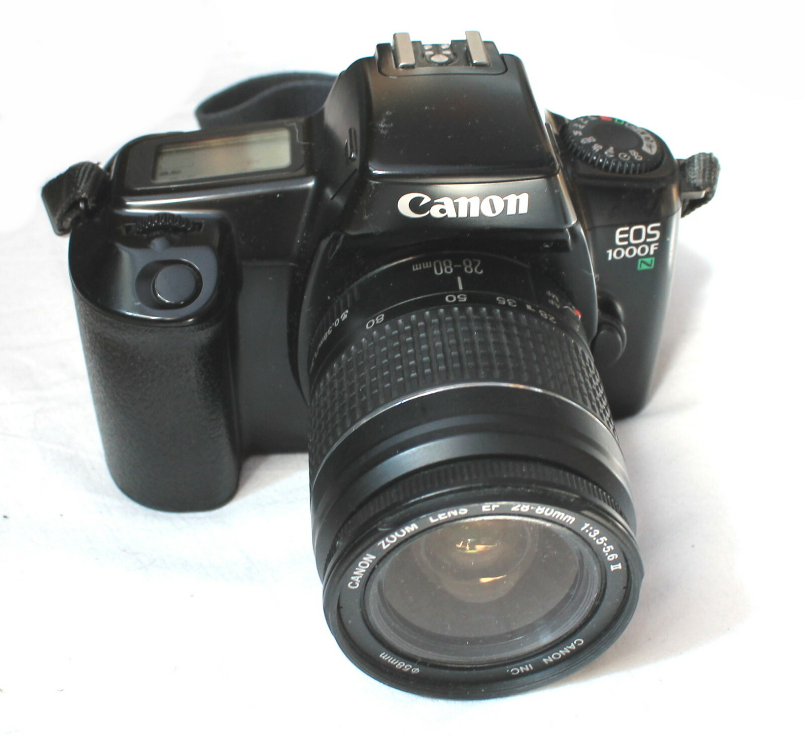 CANON EOS 1000F SLR 35mm Film Camera 28-80mm AF Canon Lens, in Working Order. 2 CANON EOS 1000F SLR 35mm Film Camera 28-80mm AF Canon Lens, in Working Order.