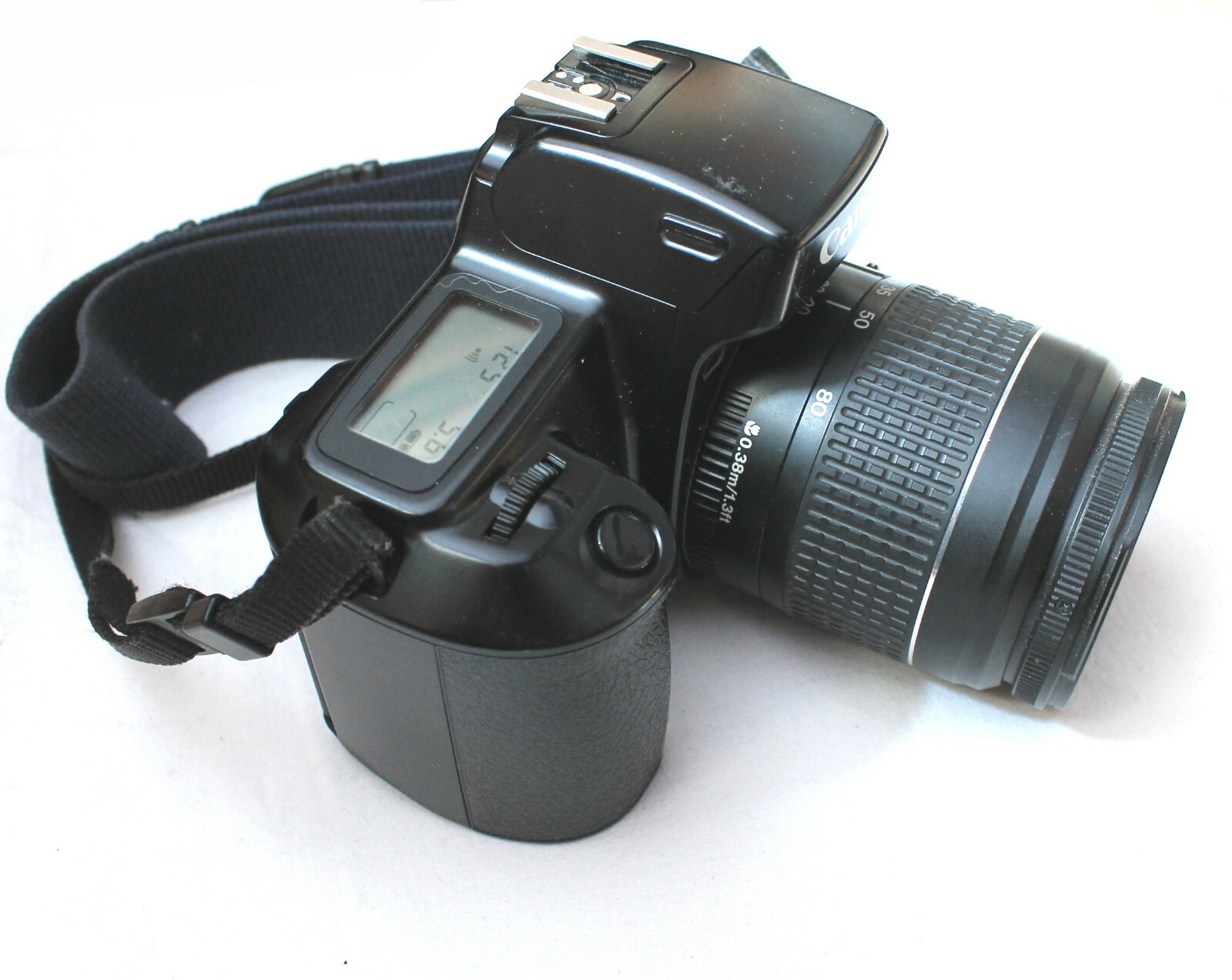 CANON EOS 1000F SLR 35mm Film Camera 28-80mm AF Canon Lens, in Working Order. 4 CANON EOS 1000F SLR 35mm Film Camera 28-80mm AF Canon Lens, in Working Order.