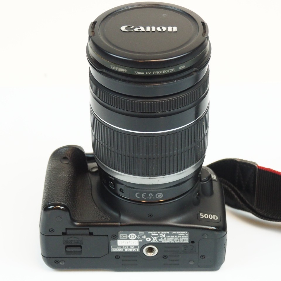 Canon EOS 500D KIT DSLR + Canon EF-S 18-200mm IS 1:3.5-6.3 | 11.060 clicks 8 Canon EOS 500D KIT DSLR + Canon EF-S 18-200mm IS 1:3.5-6.3 | 11.060 clicks