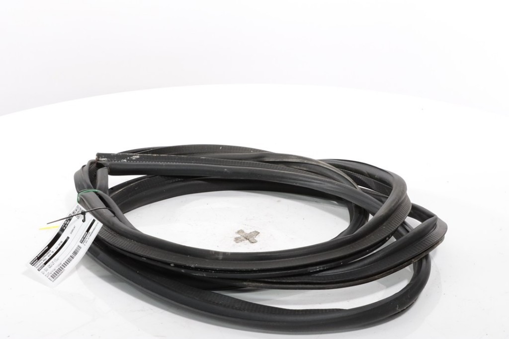 COFFRE COUVERCLE RUBBER SEAL Toyota ProAce 2018 SU001A6030 2 COFFRE COUVERCLE RUBBER SEAL Toyota ProAce 2018 SU001A6030