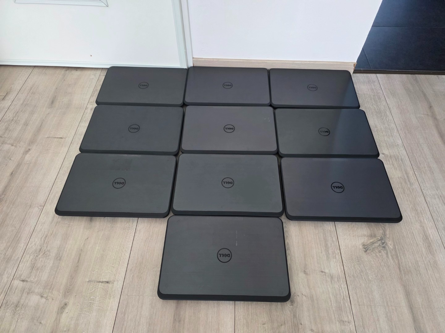 DELL INSPIRON 3542 LAPTOP / I5-4200U CPU / 8GB RAM / 120GB SSD/ 15.6" INCH / LOT 7 DELL INSPIRON 3542 LAPTOP / I5-4200U CPU / 8GB RAM / 120GB SSD/ 15.6" INCH / LOT