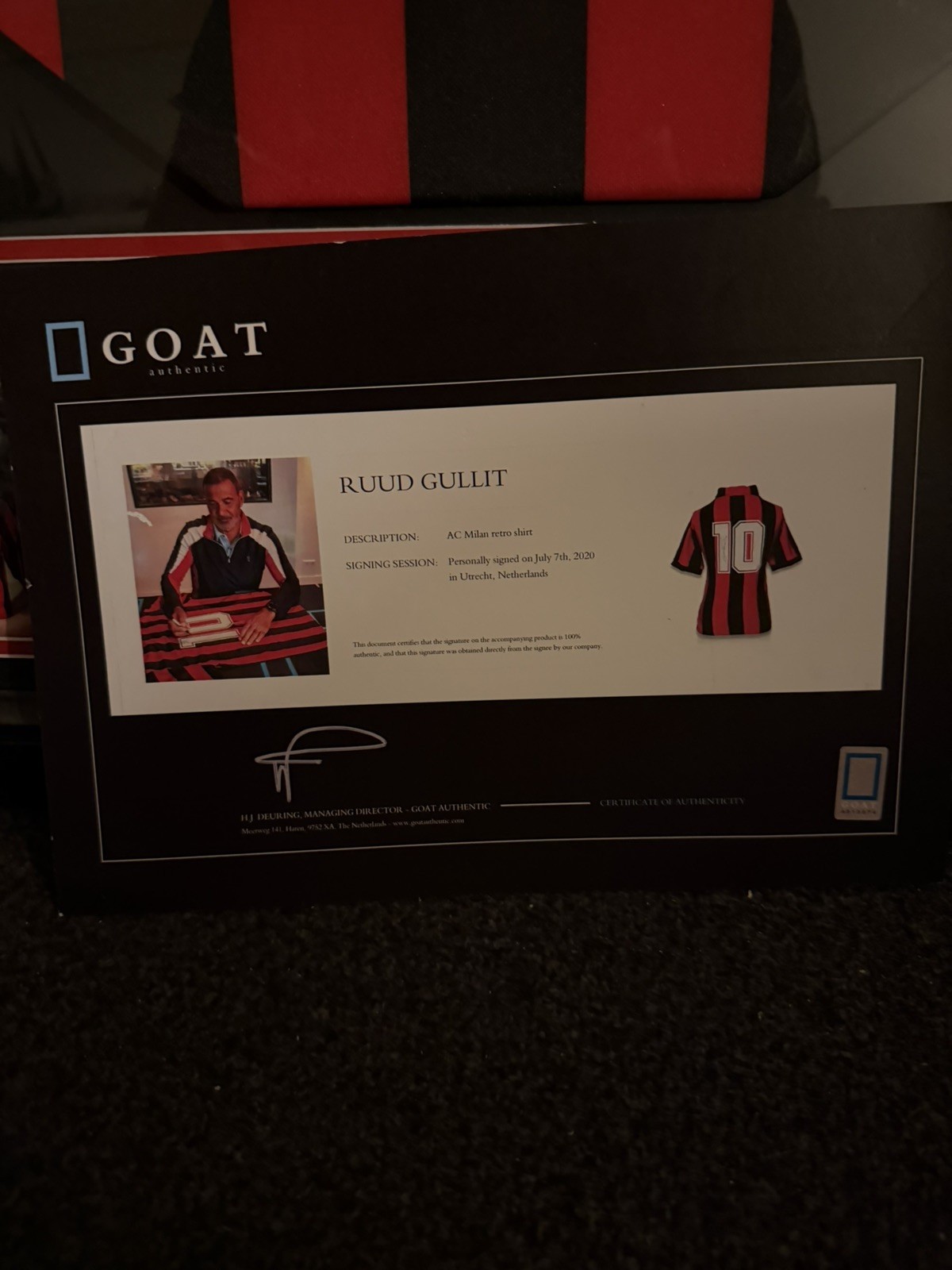 Framed and signed shirt Gullit #10 AC Milan with CAO 2 Framed and signed shirt Gullit #10 AC Milan with CAO