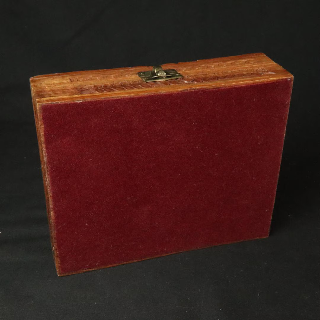 Handgesneden Vintage Houten Sieraden- of sigarendoos met Bloemmotief 6 Handgesneden Vintage Houten Sieraden- of sigarendoos met Bloemmotief
