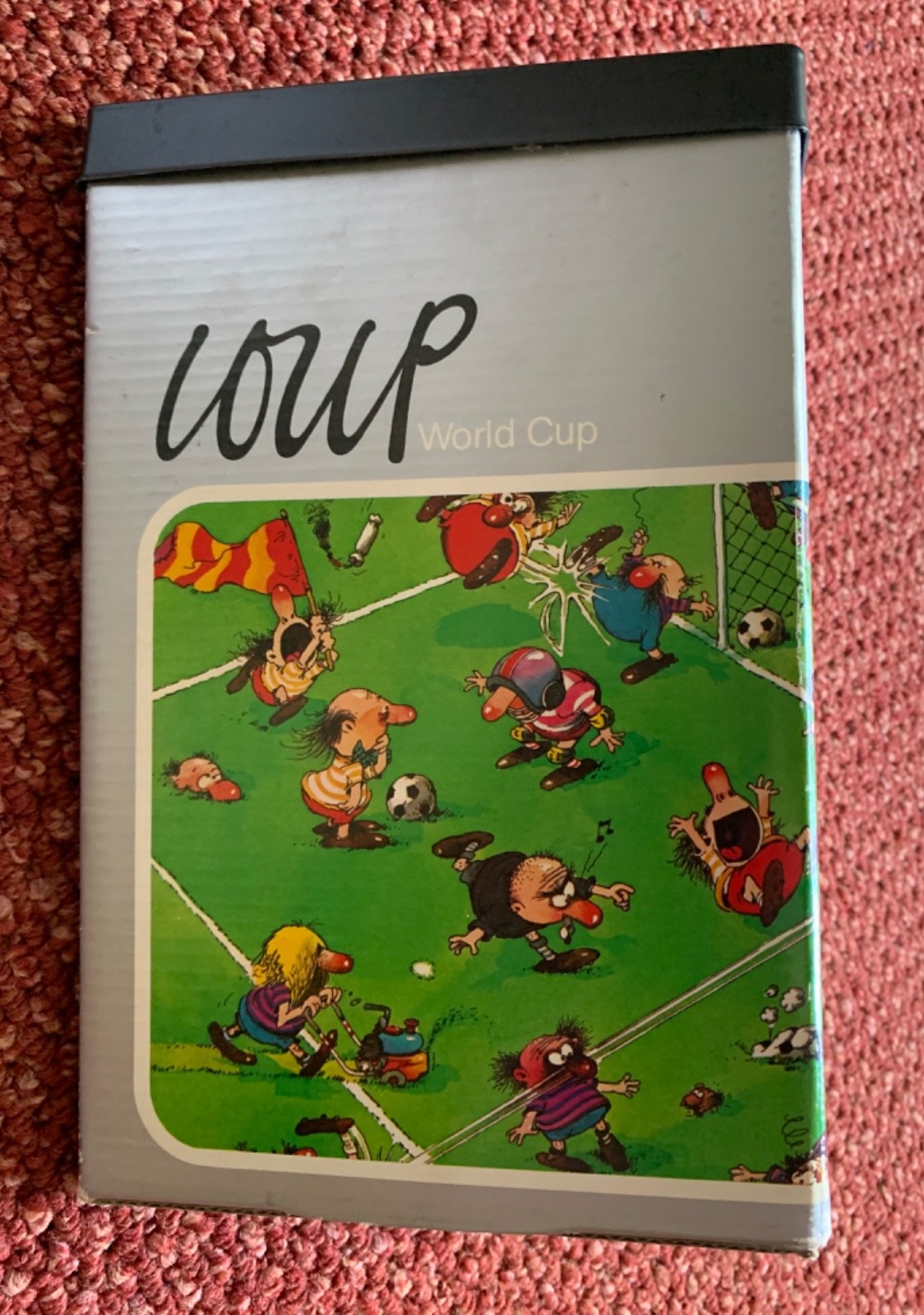 Heye puzzel Loup World Cup in driekantige doos 2 Heye puzzel Loup World Cup in driekantige doos