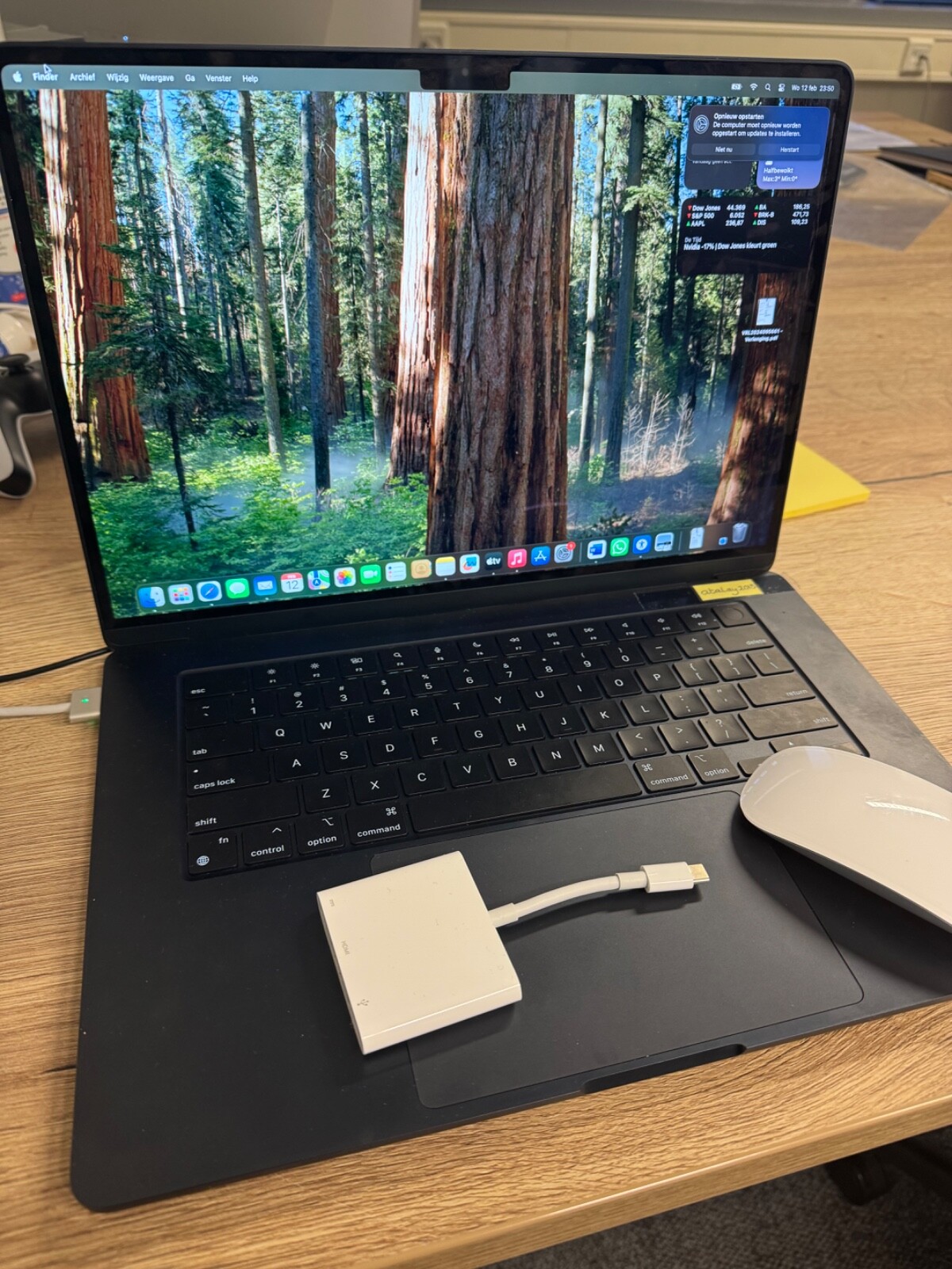Macbook Air 15 - Apple M2 8-Core - Apple 10-Core GPU - 8GB Ram - SSD 256GB - 20 1 Macbook Air 15 - Apple M2 8-Core - Apple 10-Core GPU - 8GB Ram - SSD 256GB - 20