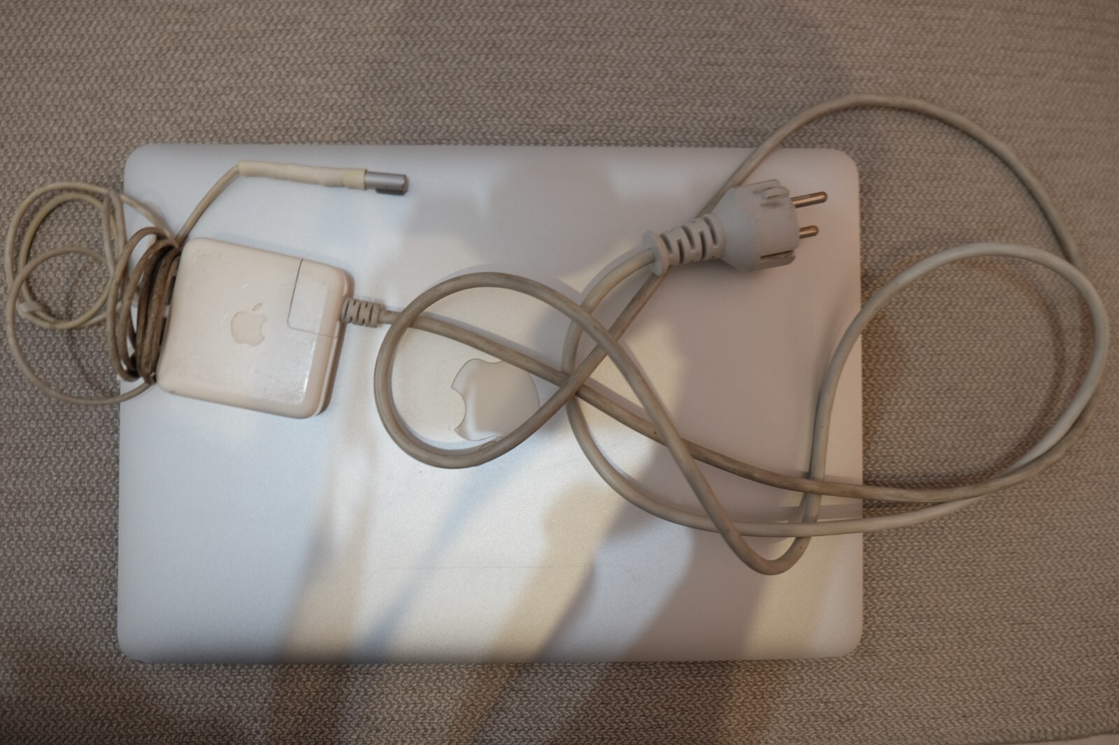 Macbook Air mid 2011 Model A 1369 (13 inch) i7 5 Macbook Air mid 2011 Model A 1369 (13 inch) i7