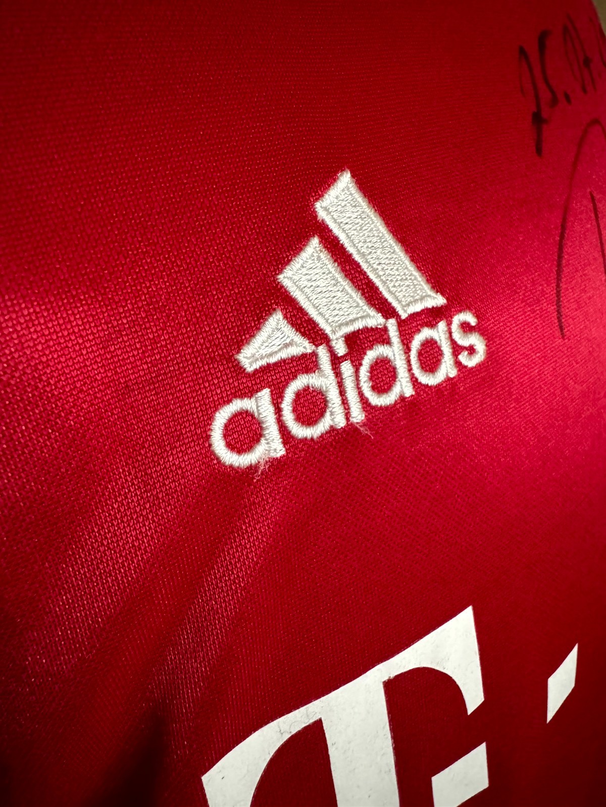 Matchworn Bayern München Shirt - Roy Makaay - Bayern München vs Man U - Signed 10 Matchworn Bayern München Shirt - Roy Makaay - Bayern München vs Man U - Signed