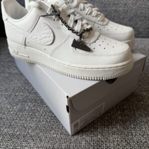 Nike Air Force 1 ‘07 LO size 40, US 8.5 (W)