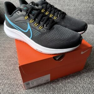 Nike Air Zoom Pegasus 39 size 42, US 8.5