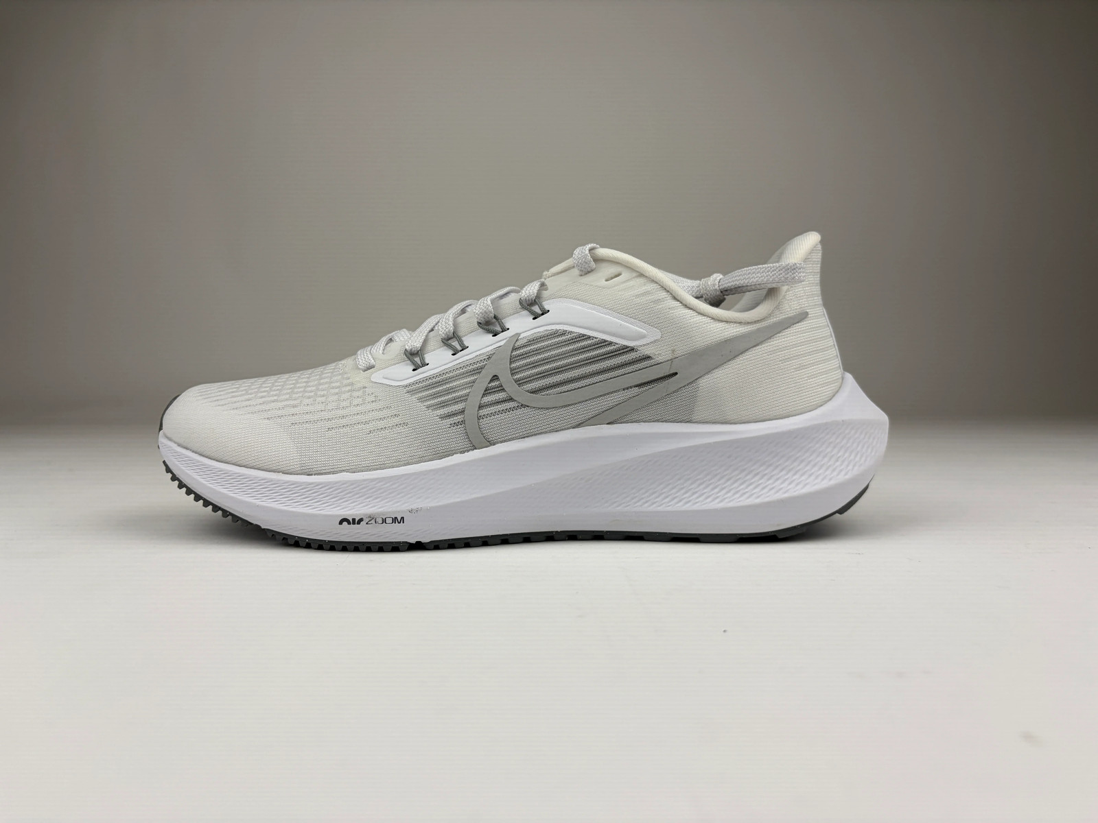 Nike Air Zoom Pegasus 39 'White Grey Fog' - Size 40 - DH4071-100-40-NEW - 1 Nike Air Zoom Pegasus 39 'White Grey Fog' - Size 40 - DH4071-100-40-NEW -