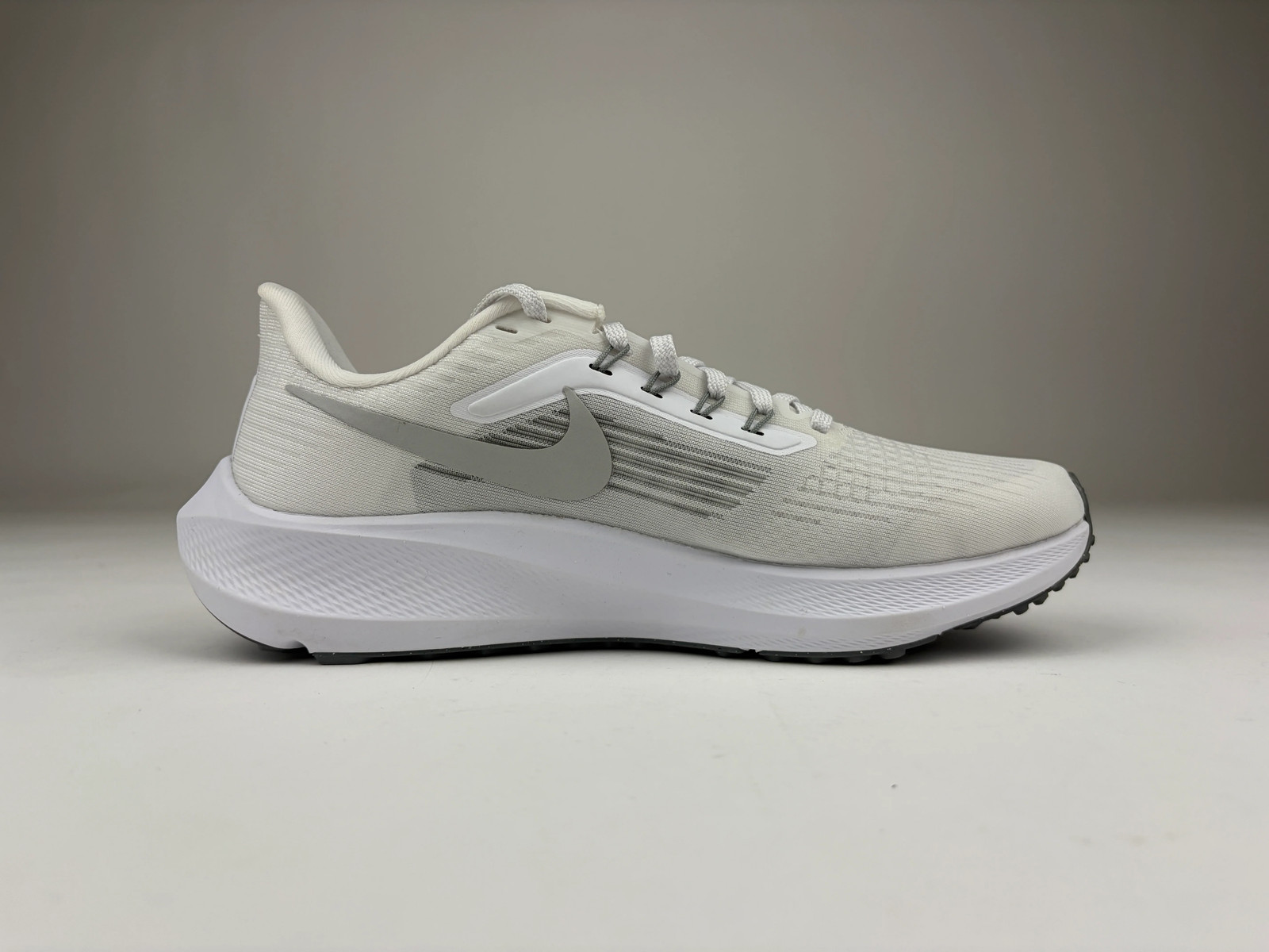 Nike Air Zoom Pegasus 39 'White Grey Fog' - Size 40 - DH4071-100-40-NEW - 2 Nike Air Zoom Pegasus 39 'White Grey Fog' - Size 40 - DH4071-100-40-NEW -