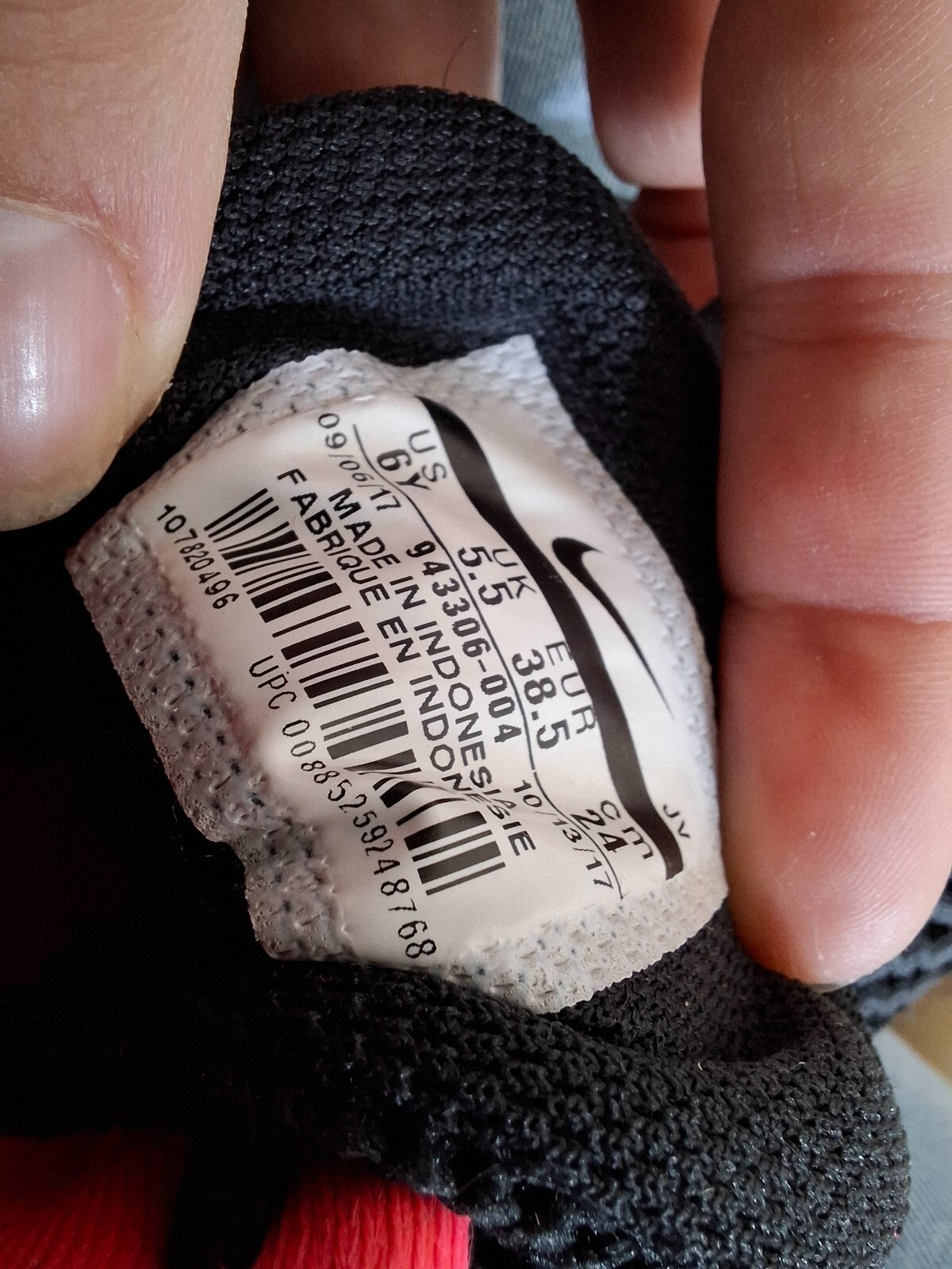 Nike revolution 4 hardloopschoenen, zwart met roze accenten . Zeer nette staat. 7 Nike revolution 4 hardloopschoenen, zwart met roze accenten . Zeer nette staat.