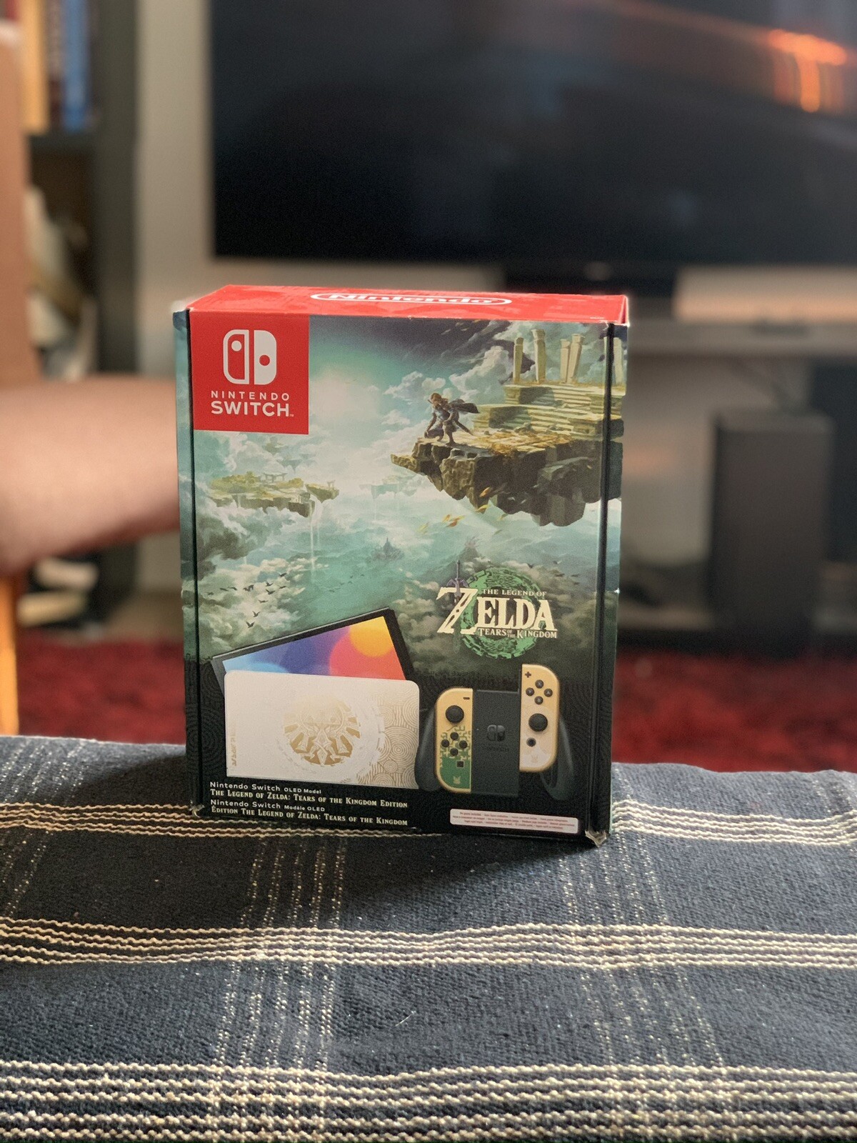 Nintendo Switch OLED Zelda Edition + Screen Protector & Protection case 1 Nintendo Switch OLED Zelda Edition + Screen Protector & Protection case