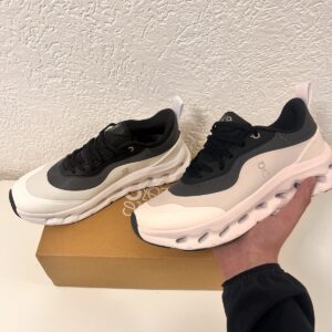On cloud Sneakers Maat 43 NIEUW - Heren- Hardloopschoenen- Zwart-wit-grijs
