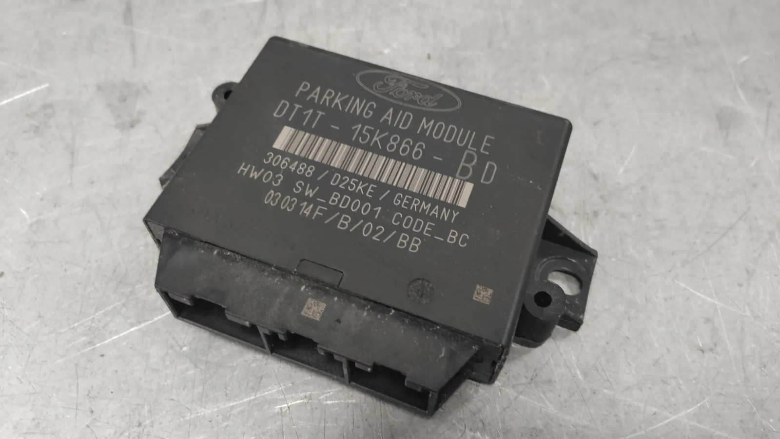 ORDINATEUR AIDE AU STATIONNEMENT Ford Transit Connect (PJ2) 2015 DT1T15K866BD 1 ORDINATEUR AIDE AU STATIONNEMENT Ford Transit Connect (PJ2) 2015 DT1T15K866BD