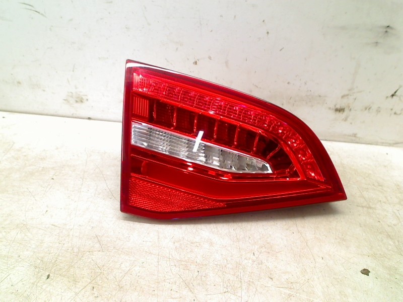 PANNEAU ARRIÈRE GAUCHE AVEC LAMPE LED Audi A4 Avant (B8) 2014 8K9945093E 1 PANNEAU ARRIÈRE GAUCHE AVEC LAMPE LED Audi A4 Avant (B8) 2014 8K9945093E