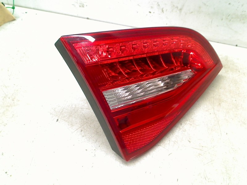 PANNEAU ARRIÈRE GAUCHE AVEC LAMPE LED Audi A4 Avant (B8) 2014 8K9945093E 2 PANNEAU ARRIÈRE GAUCHE AVEC LAMPE LED Audi A4 Avant (B8) 2014 8K9945093E