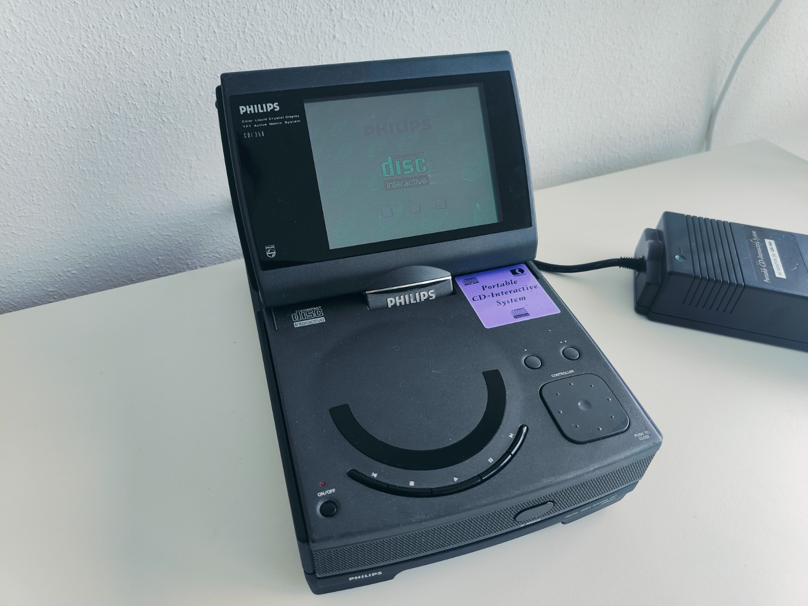 Philips CDi 350 Player cd-i Retro Console Handheld Gameboy Gaming Interactive 1 Philips CDi 350 Player cd-i Retro Console Handheld Gameboy Gaming Interactive