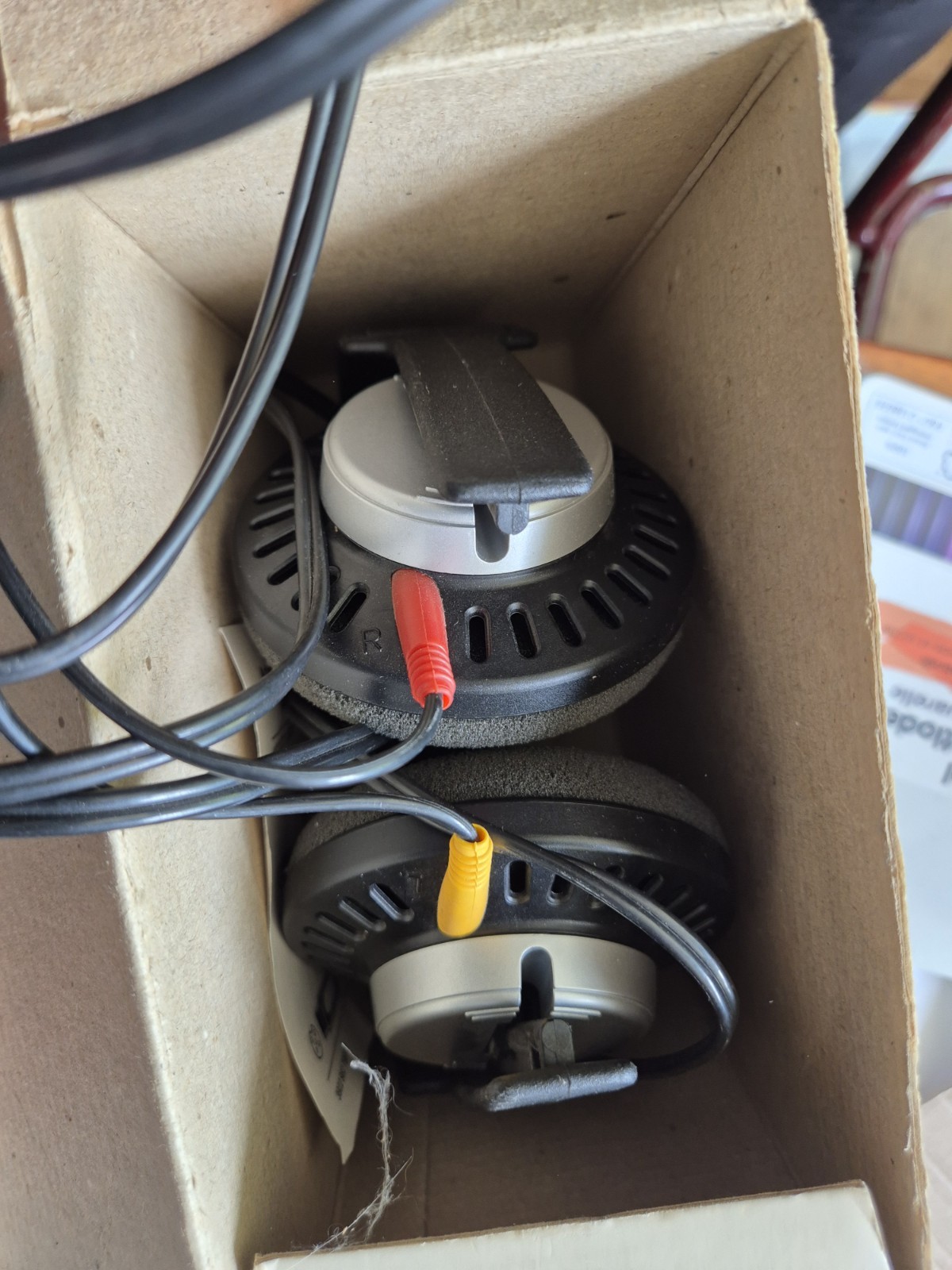 Philips N6310 Dynamic Stereo Headphones + Special Adapter - 100% Working 10 Philips N6310 Dynamic Stereo Headphones + Special Adapter - 100% Working