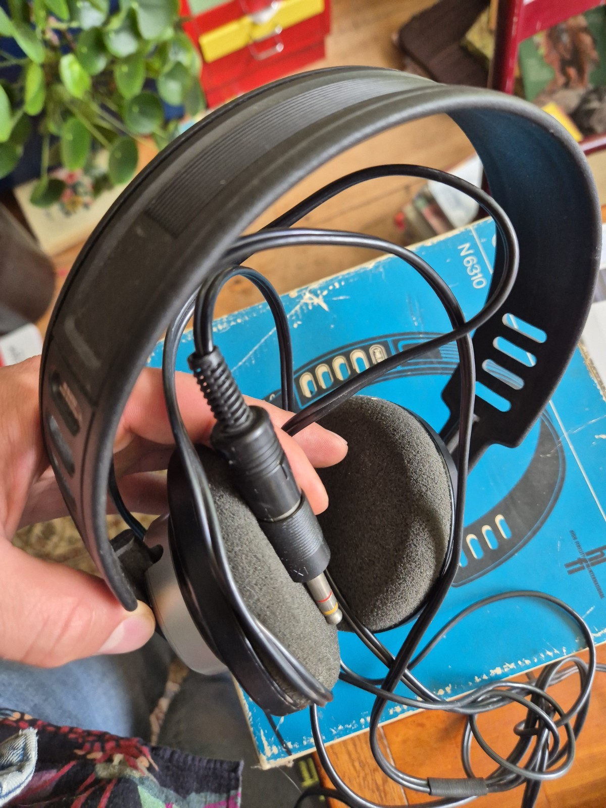Philips N6310 Dynamic Stereo Headphones + Special Adapter - 100% Working 5 Philips N6310 Dynamic Stereo Headphones + Special Adapter - 100% Working