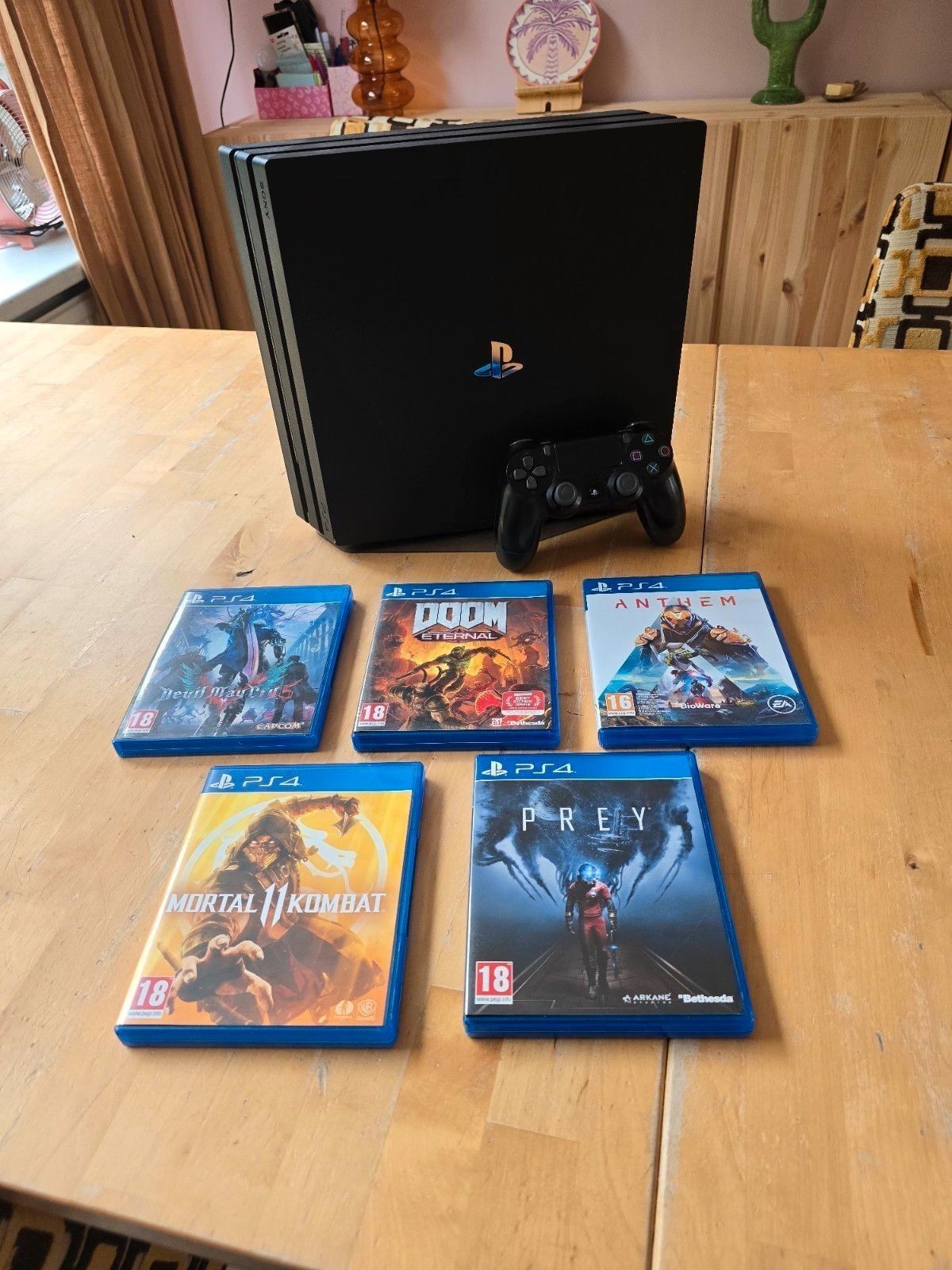 Playstation 4 Pro / Thermale Paste Replacement / + 5 games 1 Playstation 4 Pro / Thermale Paste Replacement / + 5 games