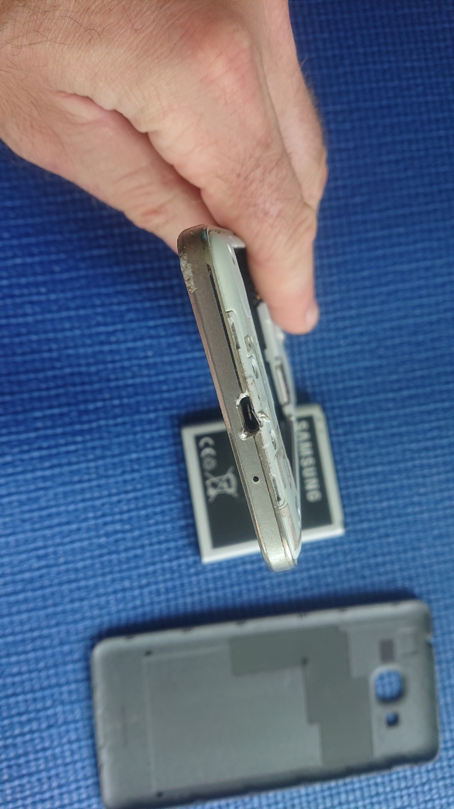 Samsung Galaxy Grand Prime SM-G530FZ - 8GB - Grey — Faulty USB Port 5 Samsung Galaxy Grand Prime SM-G530FZ - 8GB - Grey — Faulty USB Port
