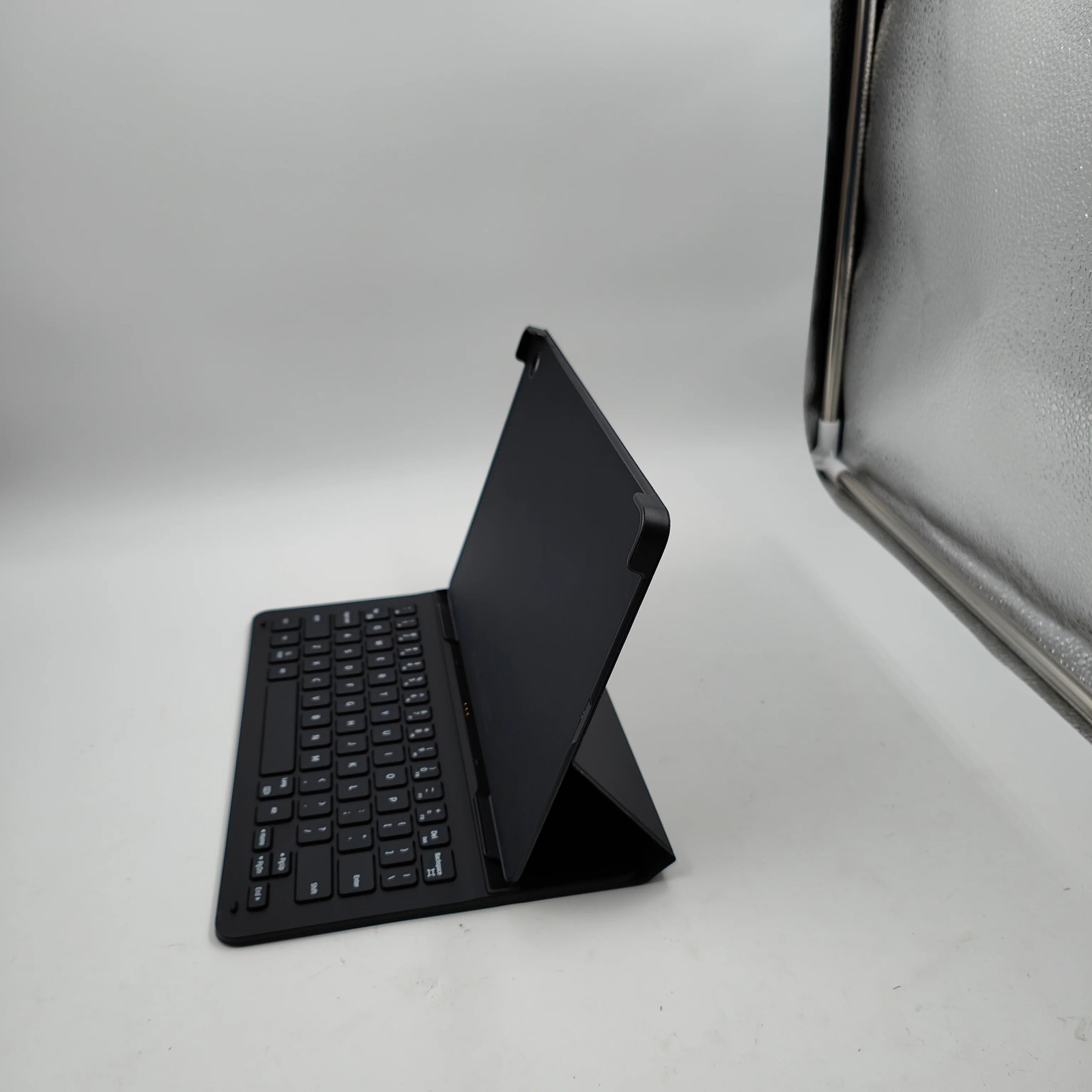 Samsung Galaxy Tab A9+ Book Cover Keyboard Slim QWERTY 6 Samsung Galaxy Tab A9+ Book Cover Keyboard Slim QWERTY
