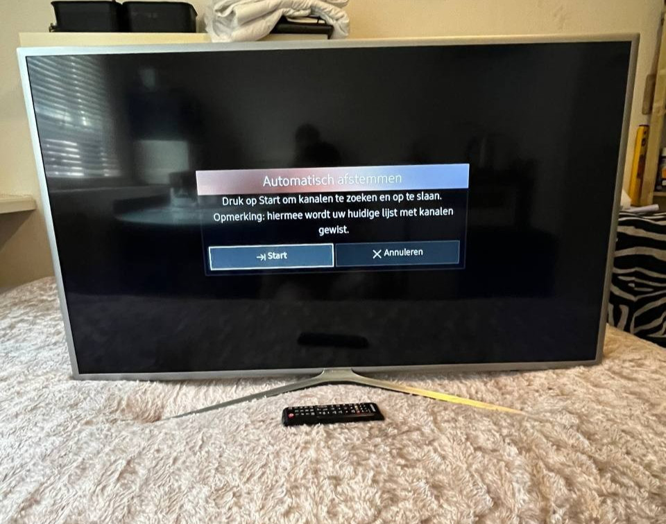 Samsung UE49K5600 49" Full HD Smart TV - Nette staat - ZEER LAGE PRIJS 1 Samsung UE49K5600 49" Full HD Smart TV - Nette staat - ZEER LAGE PRIJS