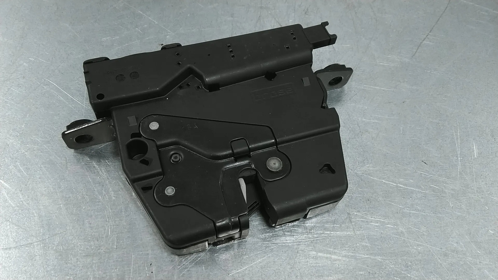 SERRURE COFFRE BMW 4 serie (F32) 2016 5124918064 / 918064 / 51247191212 3 SERRURE COFFRE BMW 4 serie (F32) 2016 5124918064 / 918064 / 51247191212