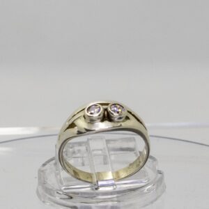 Sierlijke Zilveren Ring met Oogvorm en Zirkonen: Elegante Sieraden voor Mannen