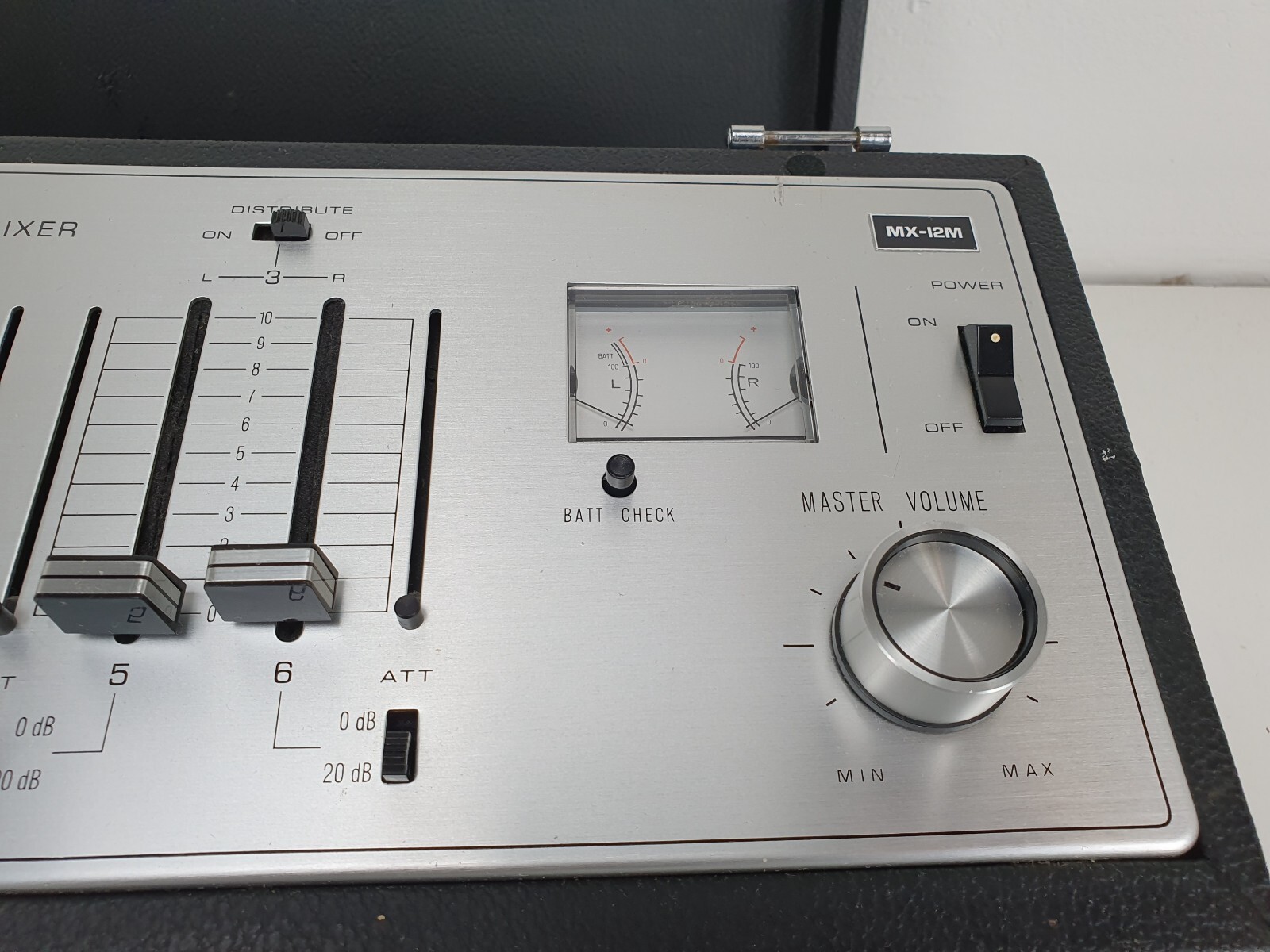 Sony MX-12M Vintage stereo mixer - In original suitcase - Great condition 5 Sony MX-12M Vintage stereo mixer - In original suitcase - Great condition