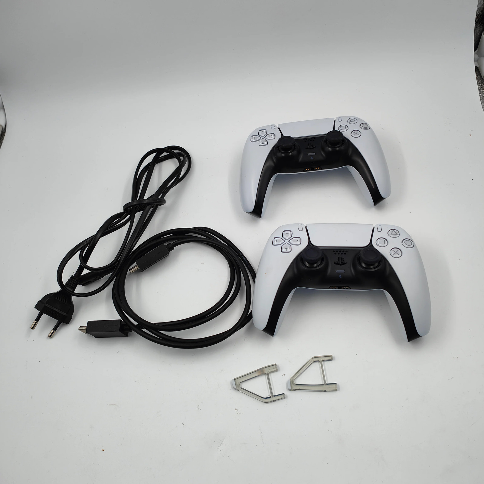 Sony PlayStation 5 Slim Disc Edition + zusätzlicher Controller Weiß | Konsolen 1 Sony PlayStation 5 Slim Disc Edition + zusätzlicher Controller Weiß | Konsolen