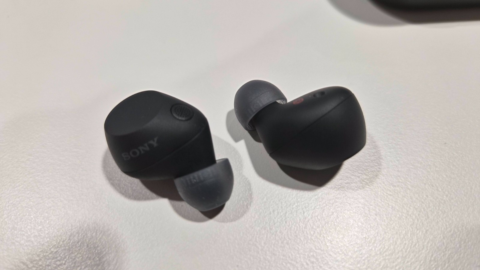 Sony WF-C710N – Like New Great sound quality, comfortable fit, and active noise 6 Sony WF-C710N – Like New Great sound quality, comfortable fit, and active noise