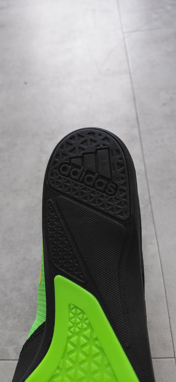 Spikes Hardloopschoenen-maat 43 1/3 - Groen Zwart 6 Spikes Hardloopschoenen-maat 43 1/3 - Groen Zwart