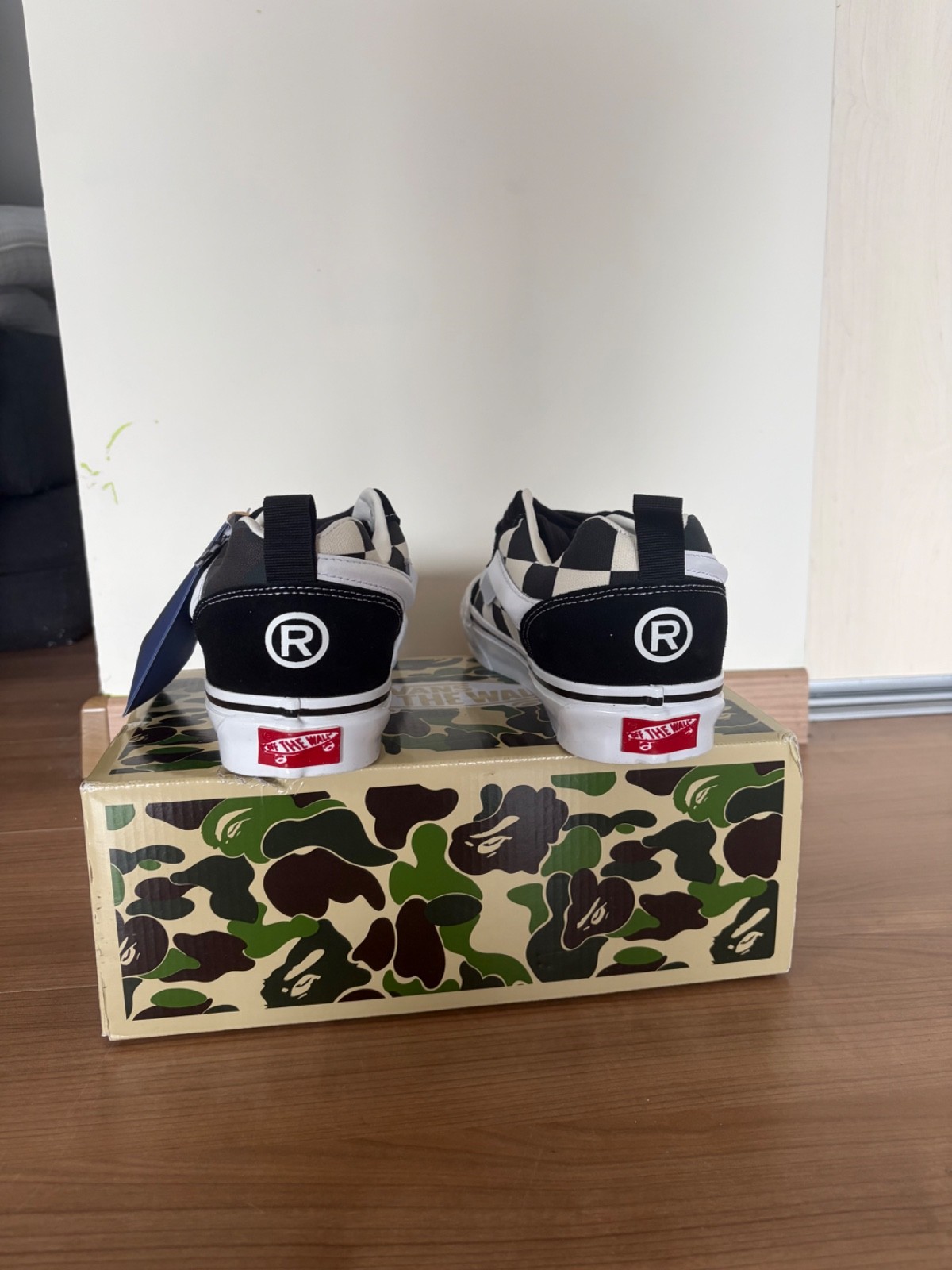 vans x bape maat 41, nieuw in de doos. Kleur zwart wit en grijs 5 vans x bape maat 41, nieuw in de doos. Kleur zwart wit en grijs