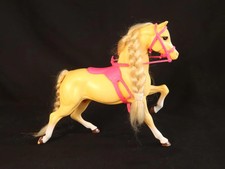 Vintage Barbie paard geel jaren 90 Speelgoedpaard en Roze Zadel Retro trailer