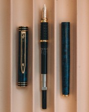 Waterman Exclusive Ideal Blue Marble Fountain Pen 18K Gold F Nib Converter